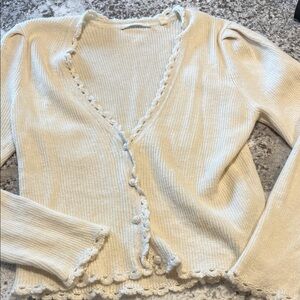Doen Cream Scalloped Trim Ribbed V-Neck Cardigan
